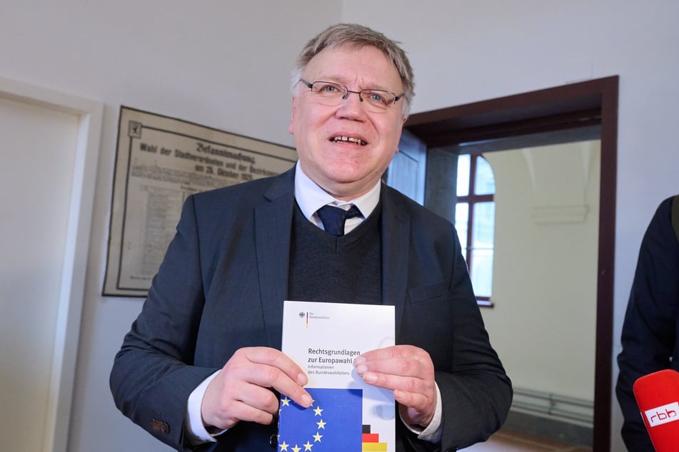 Landeswahlleiter Stephan Bröchler (62) rief zu einer Beteiligung auf.