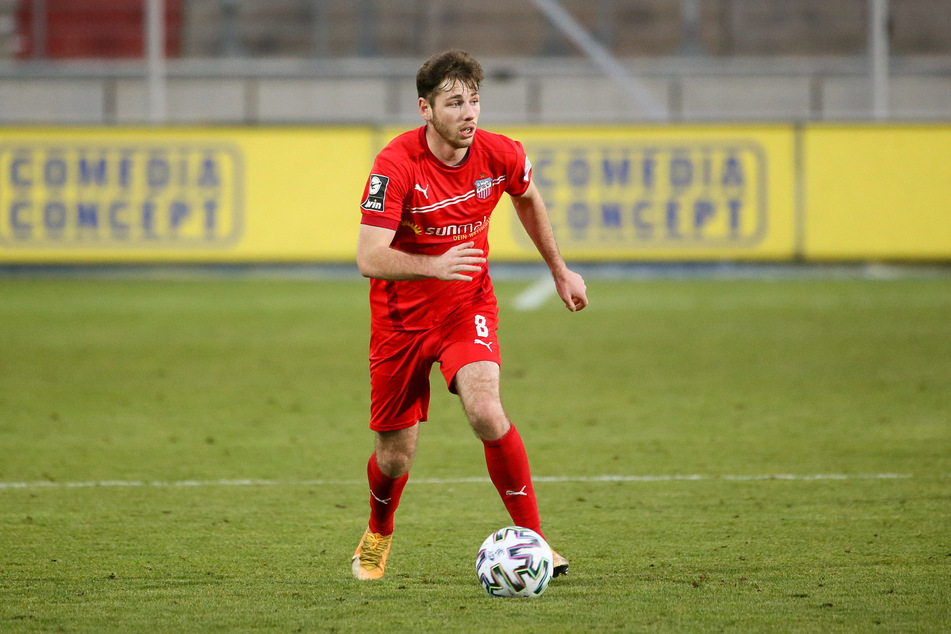 Mittelfeldspieler Leon Jensen (23) wurde vom FSV Zwickau für eine Woche suspendiert.