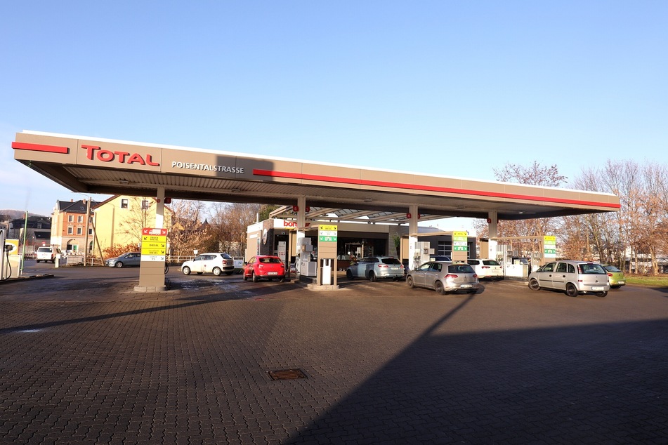 Die Tankstelle auf der Poisentalstraße wurde überfallen.