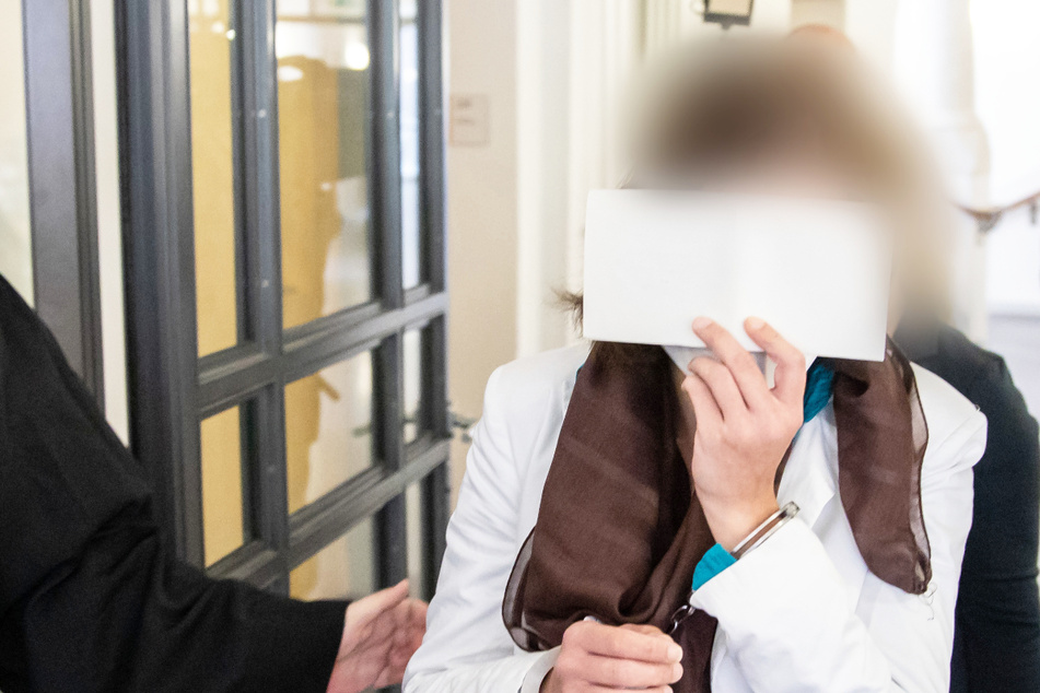 Der Prozess um den Tod eines Neugeborenen in Regensburg steht vor dem Abschluss: Angeklagt ist die Mutter (25) des Kindes.
