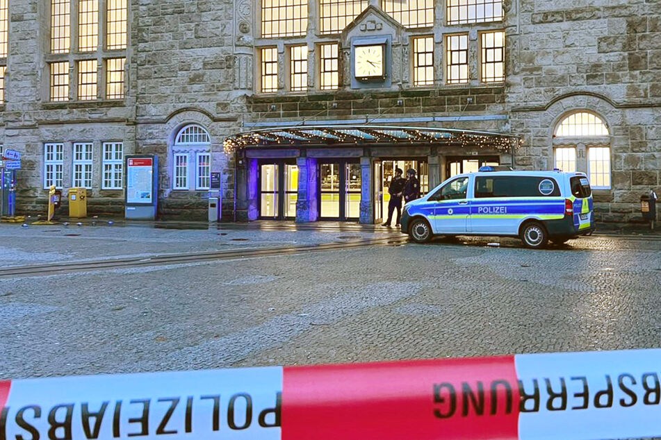Hauptbahnhof Bielefeld nach Anschlagsdrohung abgeriegelt: Polizei gibt Entwarnung