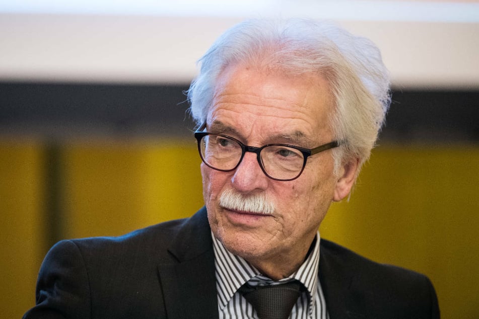 Rolf Kahnt (76) ist ein halbes Jahr nach seinem Ausschluss aus der AfD-Fraktion im hessischen Landtag aus der Partei ausgetreten.