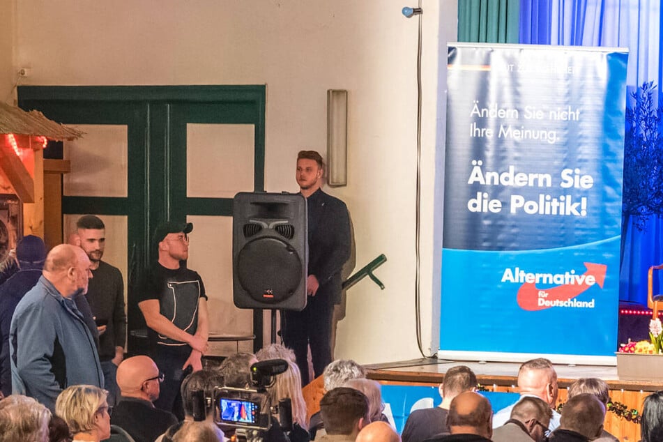 An einem Infostand der AfD ist am Samstag ein junger Wahlkämpfer in Berlin attackiert worden. (Symbolfoto)