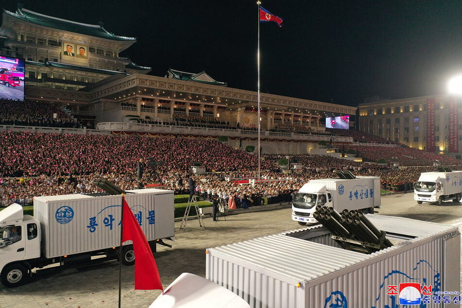 Die Trucks wirken auf den ersten Blick unscheinbar. Hier bei einer Parade in Pjöngjang im September 2023.