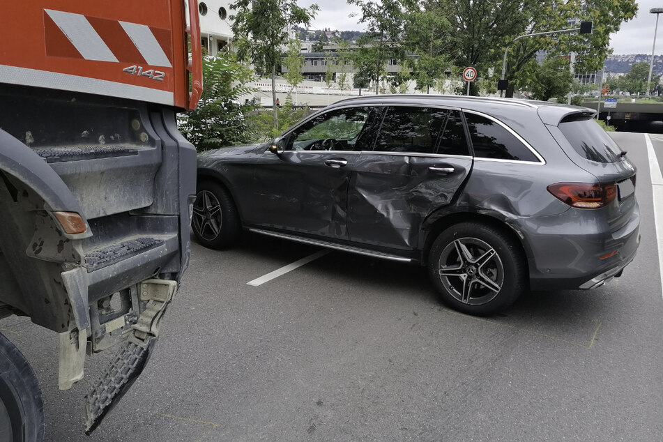 B14 in Stuttgart nach schwerem Unfall gesperrt