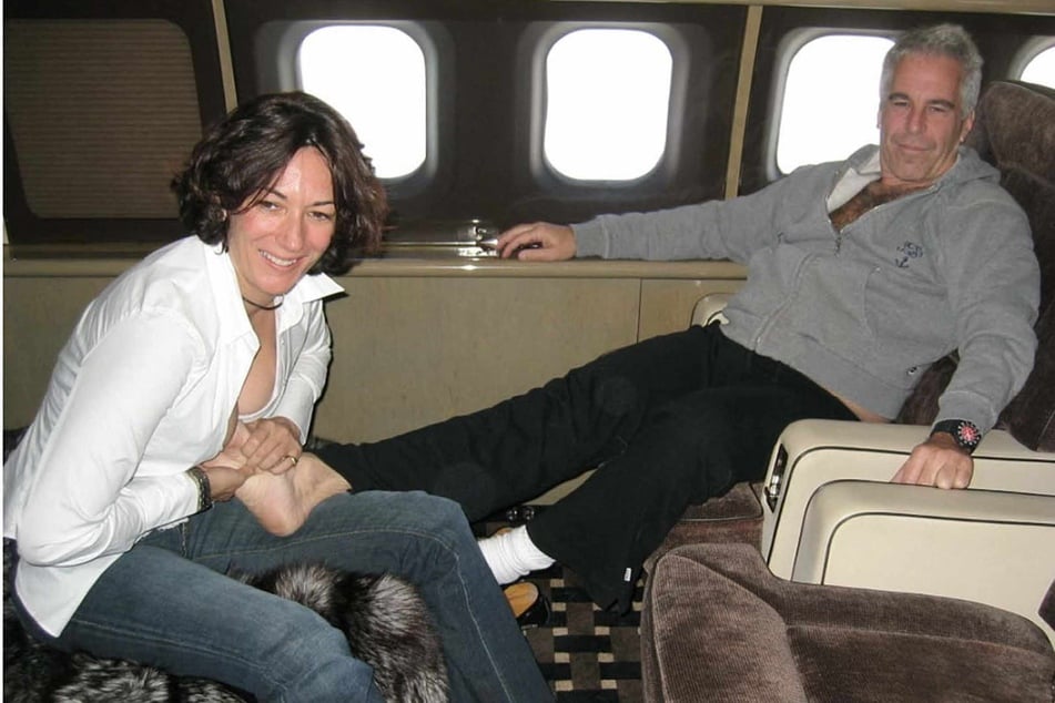 This undated trial evidence image obtained December 8, 2021, from the US District Court for the Southern District of New York shows British socialite Ghislaine Maxwell (l.) and US financier Jeffrey Epstein (r.)