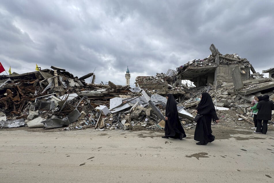 Nahost-Konflikt: Israels Armee umstellt Hisbollah-Hochburg im Südlibanon