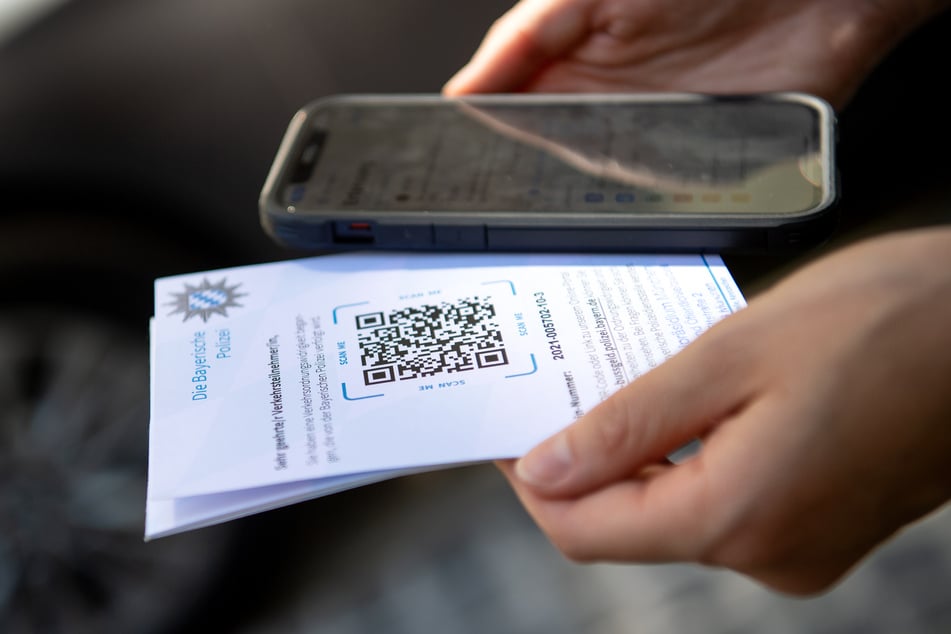 Strafzettel in Magdeburg erhalten jetzt einen QR-Code zum einfacheren Überweisen des Geldes. (Symbolfoto)