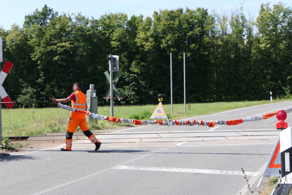 Die Arbeit muss nun anstatt von Technik von Menschen übernommen werden.