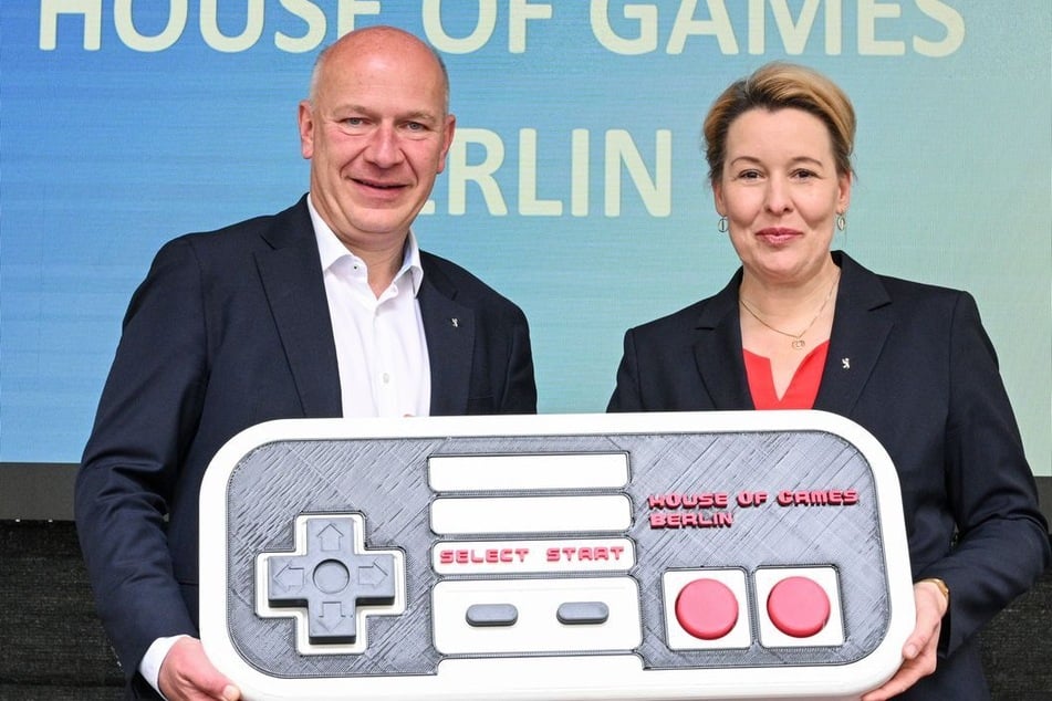 Der Regierende Bürgermeister von Berlin Kai Wegner (53, CDU) und Wirtschaftssenatorin Franziska Giffey (48, SPD) stellten 2025 das "House of Games" vor.