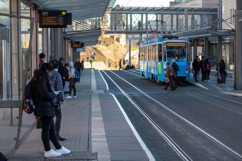 Die Straßenbahnhaltestelle vor der Stadt-Galerie Plauen: In diesem Bereich kam es in der Vergangenheit immer wieder zu Straftaten.