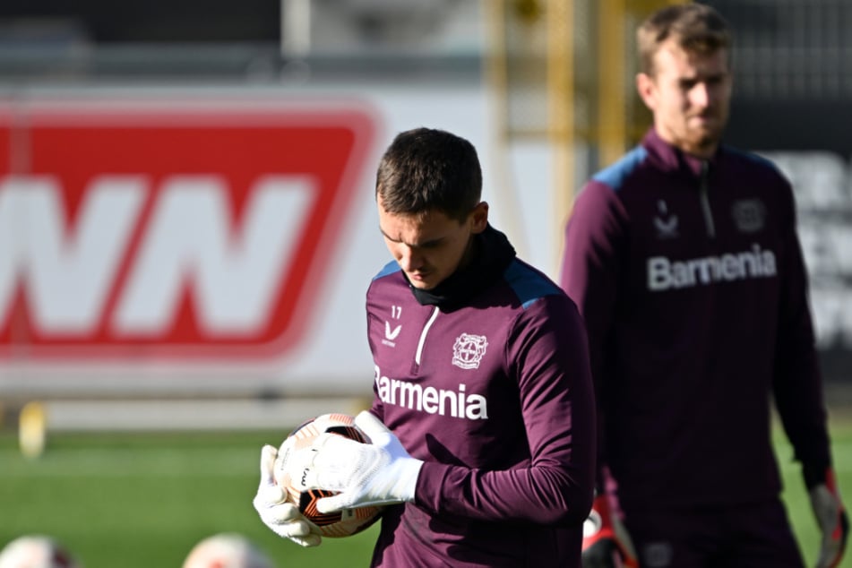 Matej Kovar (l.) steht bei der Werkself meist im DFB-Pokal oder der Champions League im Kasten.