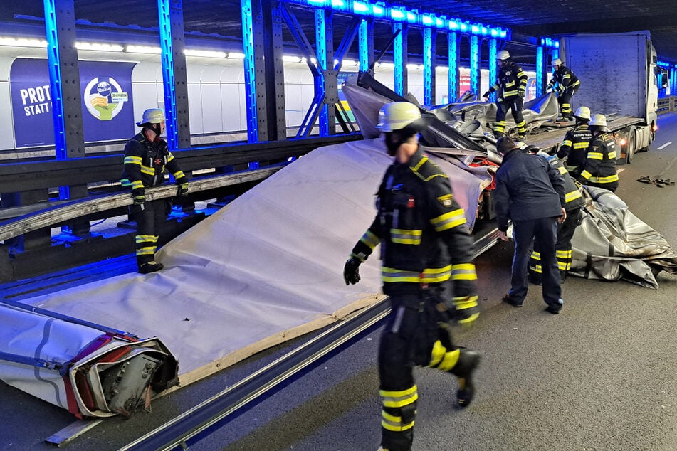 Die Münchner Feuerwehr hatte im Anschluss alle Hände voll zu tun.