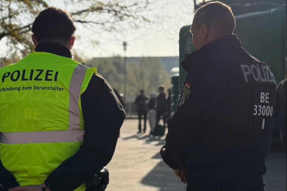 Berlin: Studierende blockieren Hochschule in Hellersdorf - Polizei im Einsatz