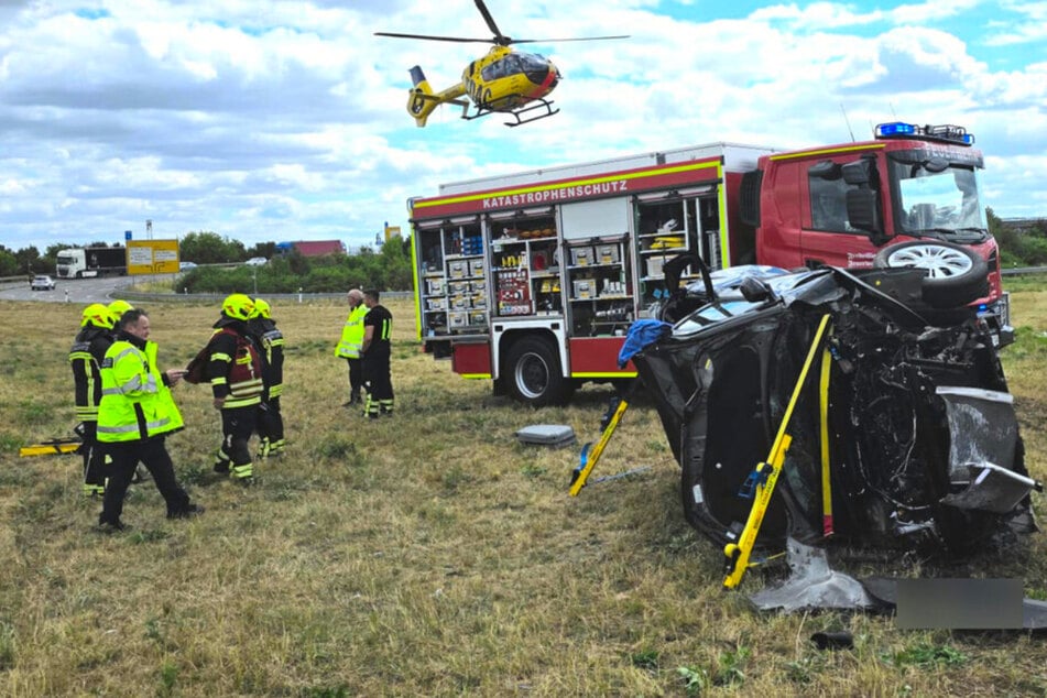 Unfall A9: Auto überschlägt sich auf Abfahrt: Zwei Schwerverletzte bei Unfall auf der A9