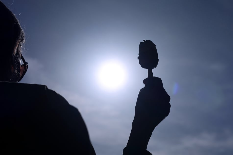 Zeit für ein Eis: Die Sonne lässt sich für einige Stunden blicken. (Symbolbild)