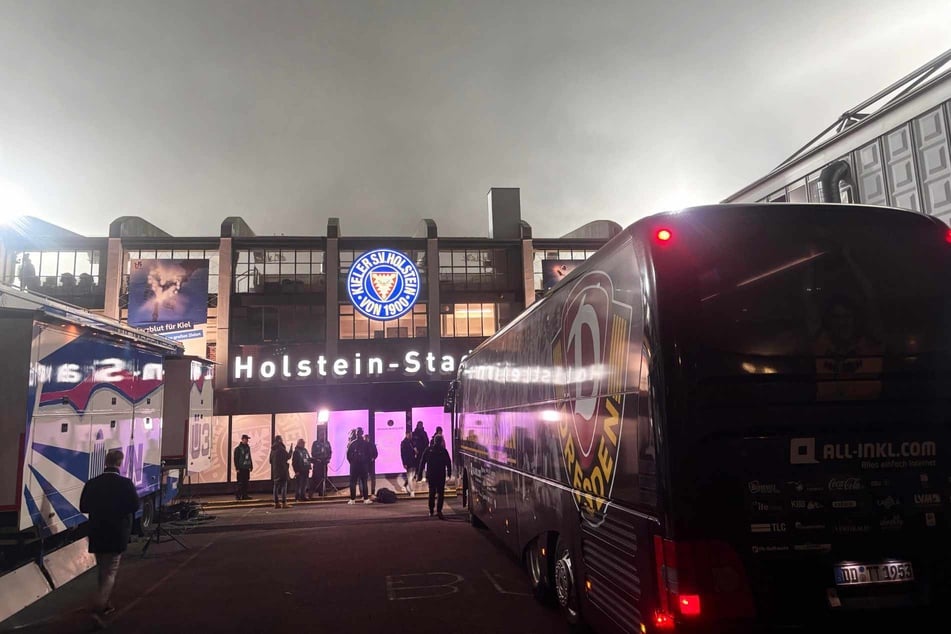 Die Anreise hat geklappt: Dynamo ist im Storchennest gelandet.