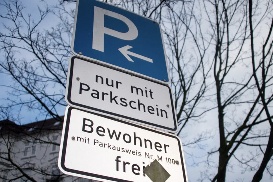 Wer sein Auto auf solchen Flächen künftig abstellen will, muss dafür in Jena bald tiefer in die Tasche greifen. (Symbolbild)