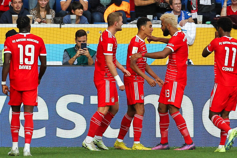 Jamal Musiala (M.) schoss den FC Bayern München bei der TSG 1899 Hoffenheim mit 1:0 in Führung.
