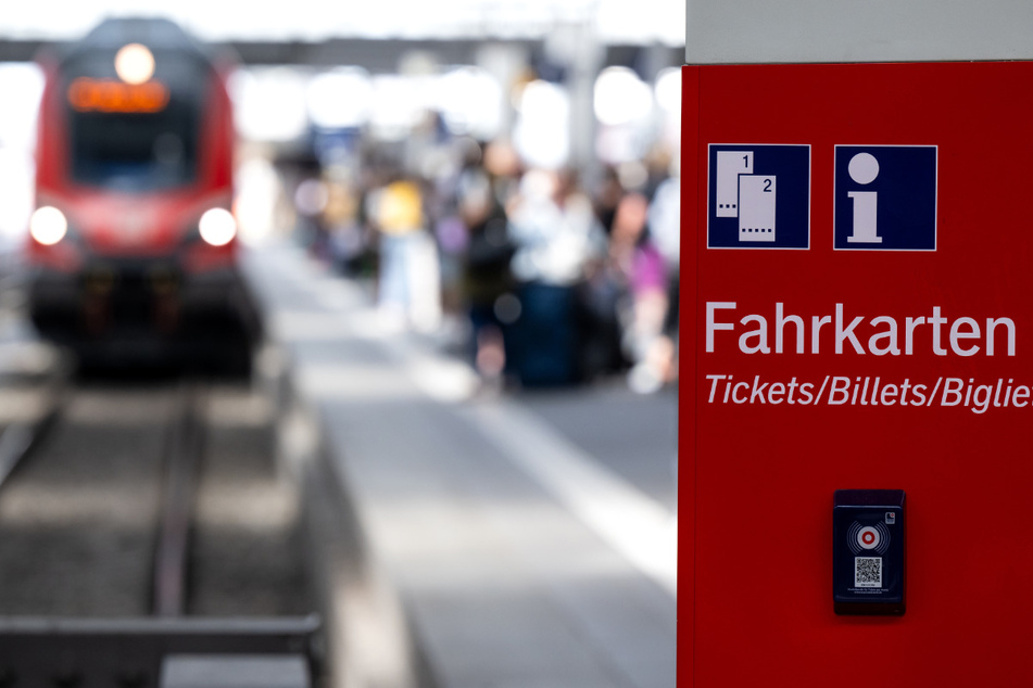 Wer ein Abo-Ticket besitzt, kann an allen Wochenenden im September und Oktober ohne zusätzliche Kosten in ganz NRW Fahrten im ÖPNV unternehmen.