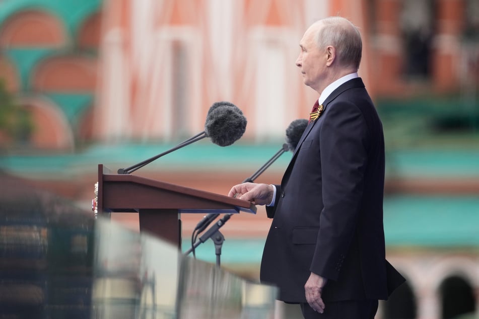 Kremlchef Wladimir Putin (73) gab sich bei seiner Militärparade siegessicher.