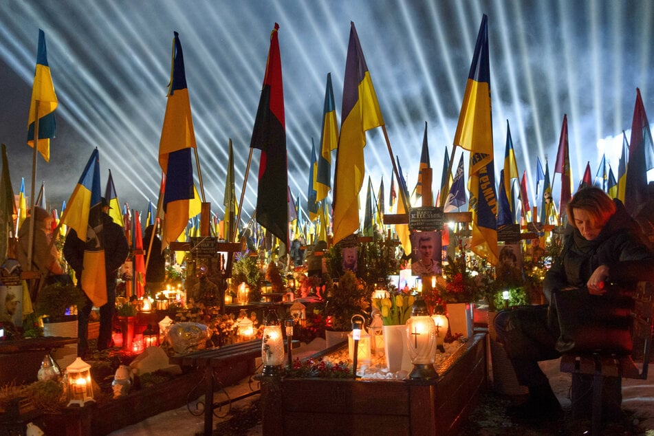 Ukraine-Krieg: Vierter Kriegs-Jahrestag - EU-Spitzen reisen in die Ukraine