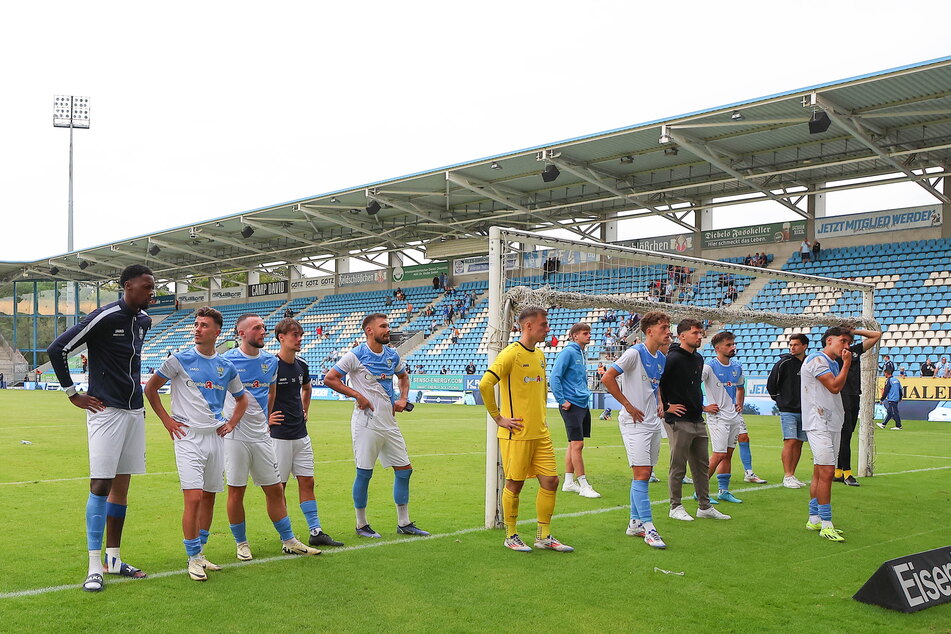 Nicht nur vom eigenen Geschäftsführer, sondern auch von den Fans durften sich die Himmelblauen nach dem 2:3 gegen Babelsberg einiges anhören.