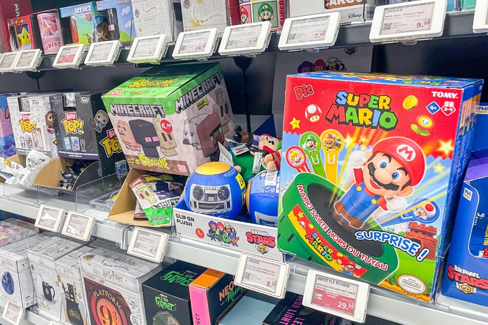 Zeugnis bei MediaMarkt und Saturn vorzeigen und pro Einser oder Zweier je 1 Euro bekommen!