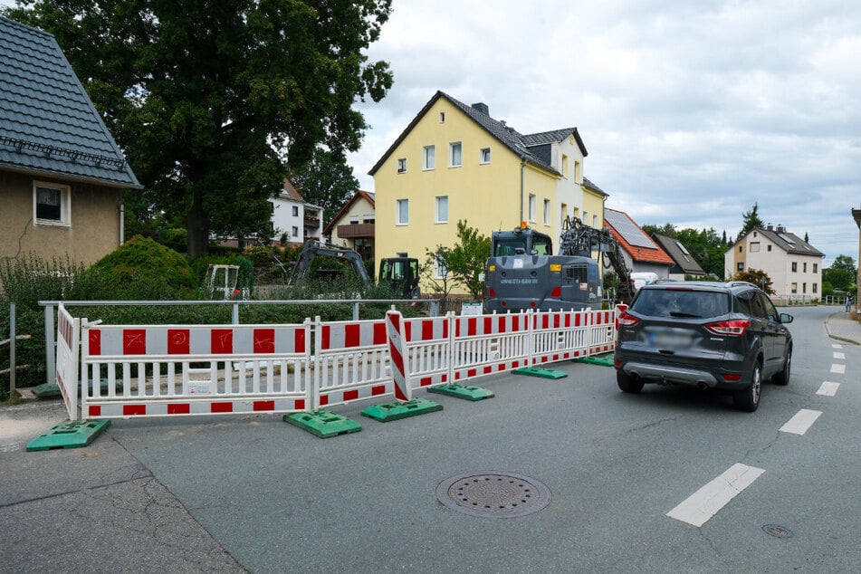 An dieser Stelle kommen Autos aktuell noch vorbei, wenige Meter weiter wartet die Vollsperrung.