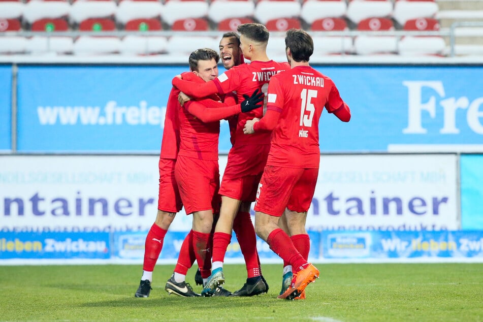 Torjubel nach dem 1:0 für den FSV Zwickau durch Steffen Nkansah