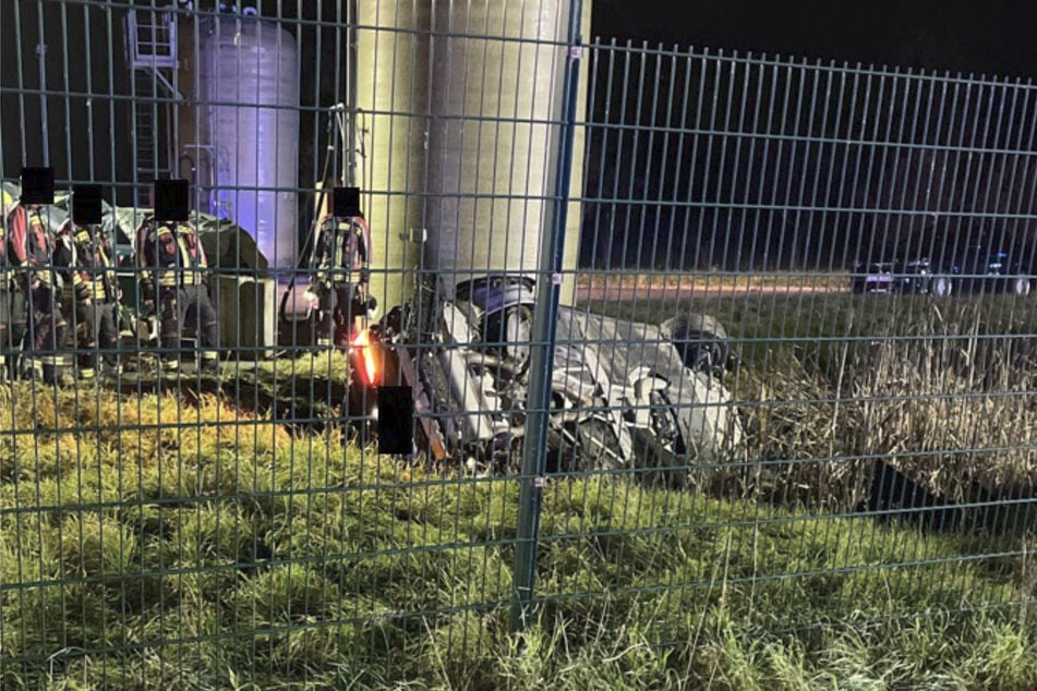 Ein Reifenplatzer hat am Montag auf der A4 bei Ronneburg zu einem Unfall geführt.