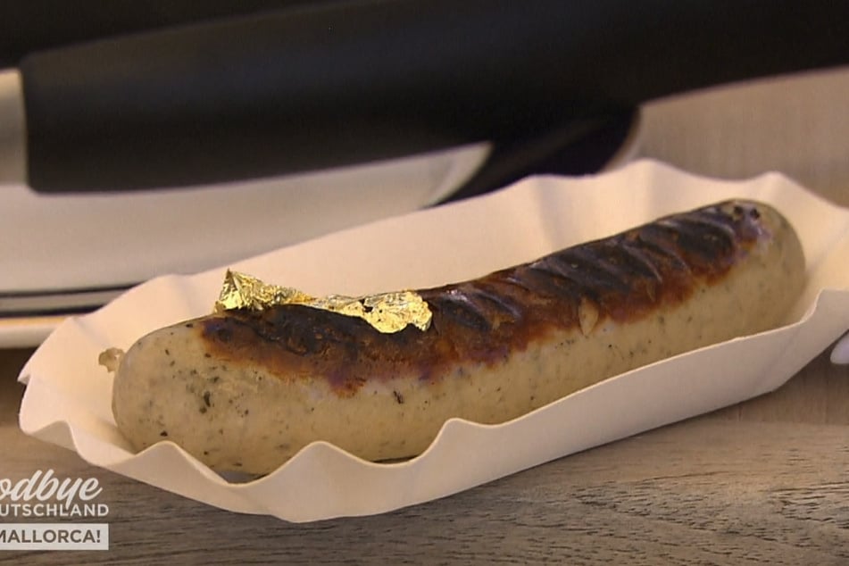 Der Fürst und sein Kumpel Klaus wollen Würste mit Blattgold servieren.