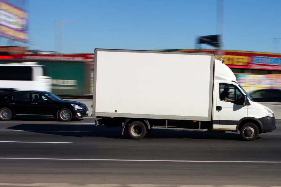 Paketdienstfahrer behindern 40 Kilometer lang Verkehr auf drei Autobahnen