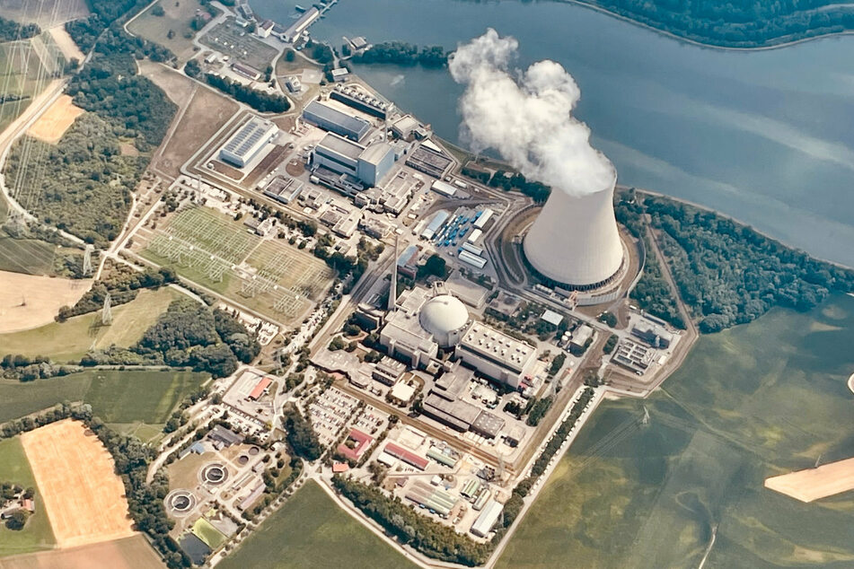 Das Atomkraftwerk "Isar 2" im Essenbacher Ortsteil Ohu des niederbayerischen Landkreises Landhut.