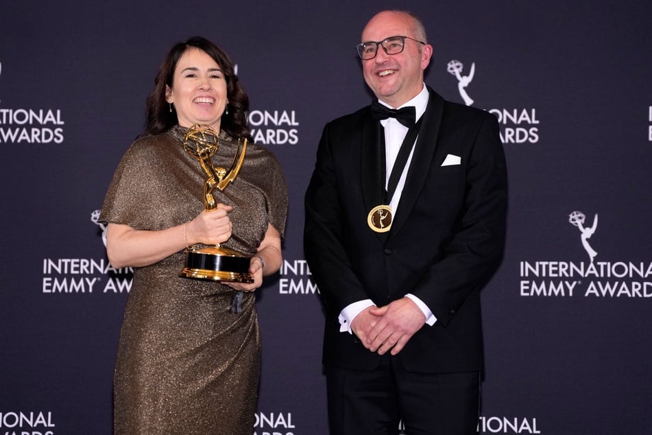 Große Freude: Die MDR-Produzentin Anke Lindemann sowie der Dresdner Drehbuchautor und Regisseur Ralf Kukula empfangen am Montagabend in New York den International Emmy Award.