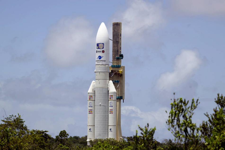 Mit einem Tag Verspätung brachte eine Ariane-5-Trägerrakete vom Weltraumbahnhof Kourou in Französisch Guayana die Jupiter-Sonde "Juice" ins All.