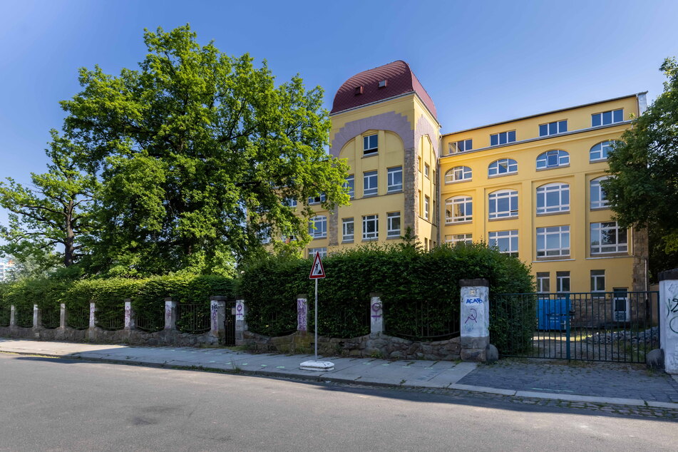 In der früheren Papierfabrik beim Schlossteich soll ein privates Gymnasium entstehen.