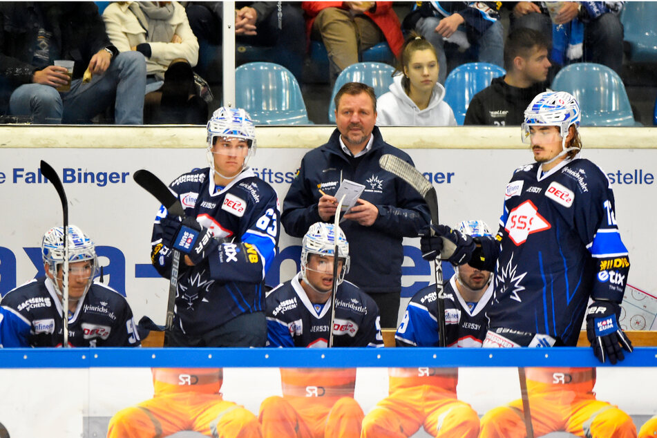 Vor Eislöwen-Coach Andreas Brockmann liegt noch viel Arbeit.