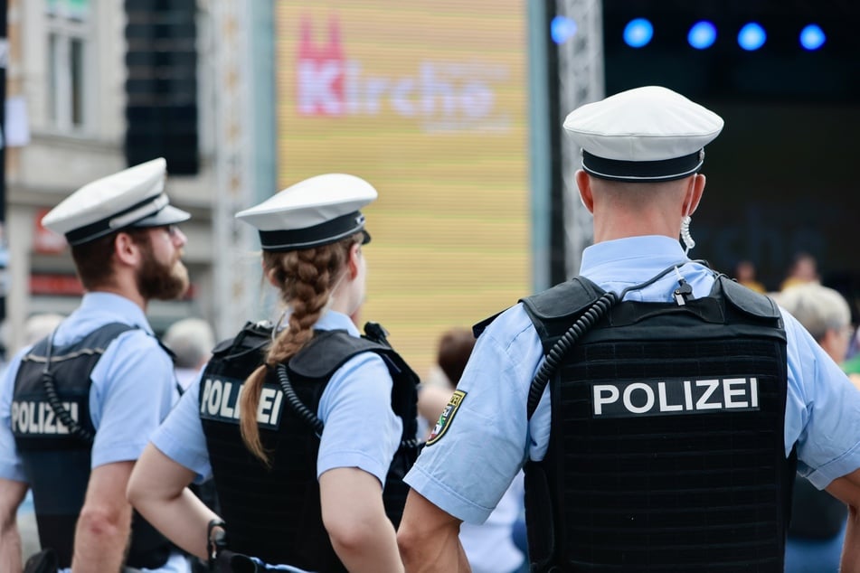 Polizisten sollen in Zukunft Meldungen über Missstände abgeben können, ohne Konsequenzen aus den eigenen Reihen befürchten zu müssen. (Symbolbild)