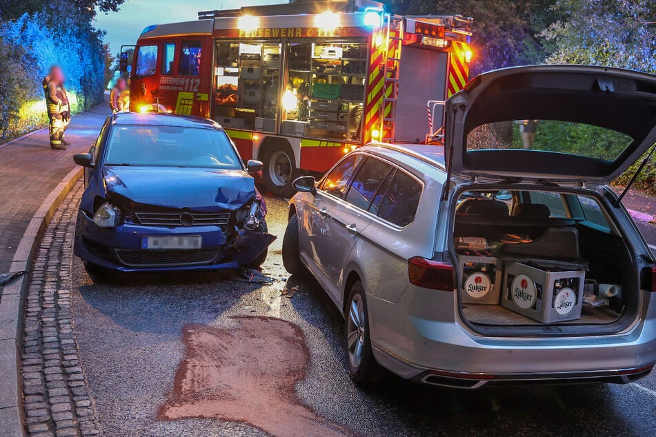 In Hohenstein-Ernstthal krachten am Donnerstagabend zwei VW zusammen.