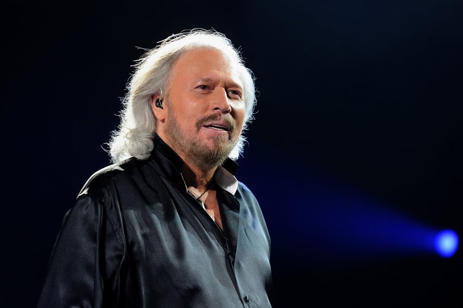 "Bee Gees"-Sänger Barry Gibb (79) ist Opfer eines geschmacklosen Scherzes geworden.