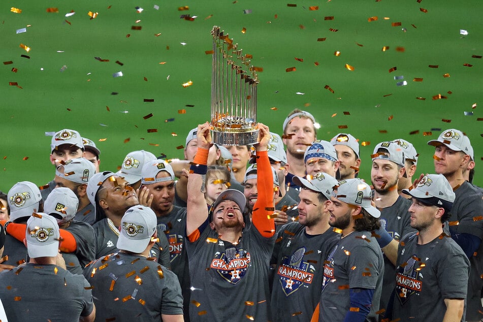 WORLD SERIES CHAMPS: Astros are World Champions after defeating the  Phillies in Game 6 at Minute Maid Park