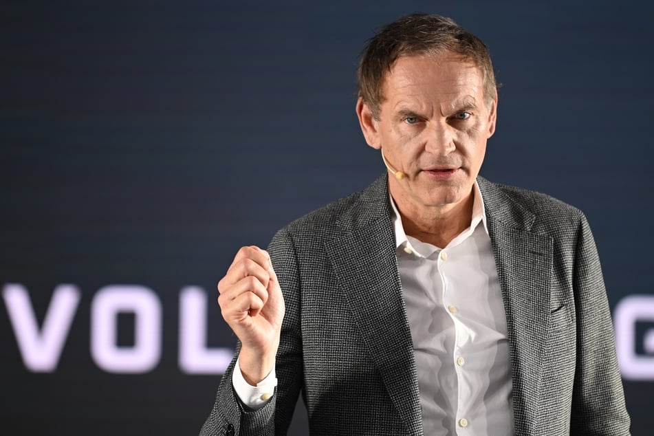 Volkswagen-Chef Oliver Blume (58) schätzt die Lage in seinem Unternehmen als kritisch ein.