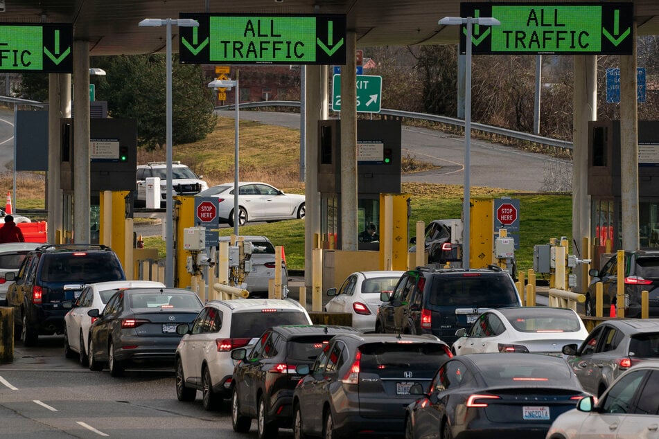 Canadian travelers going into the US are being fingerprinted and photographed by US Customs and Border Protection.