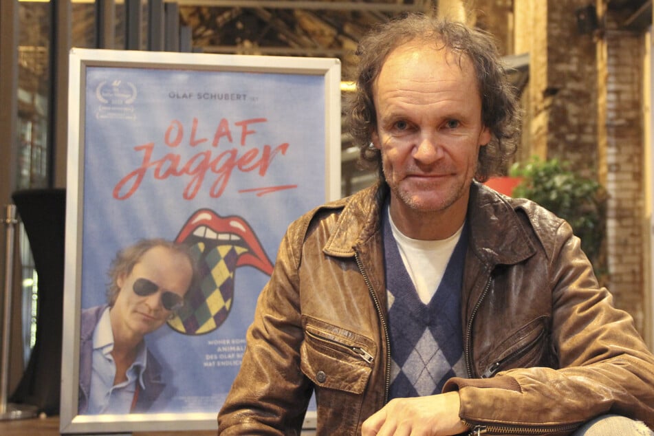 Olaf Schubert (55) stellte sich dem Film-Publikum in den Hamburger Zeise Kinos als "Olaf Jagger" vor.