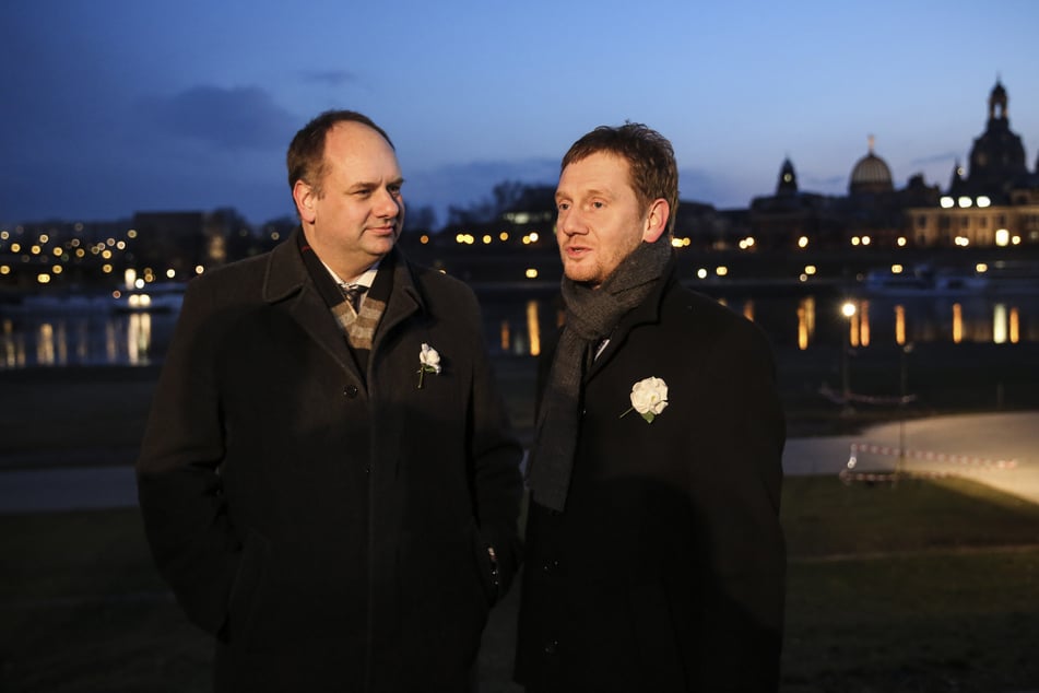Dresdens OB Dirk Hilbert (49, FDP, l) und MP Michael Kretschmer (45, CDU) werden am 13. Februar auf dem Altmarkt weiße Rosen niederlegen und kurze Reden halten.