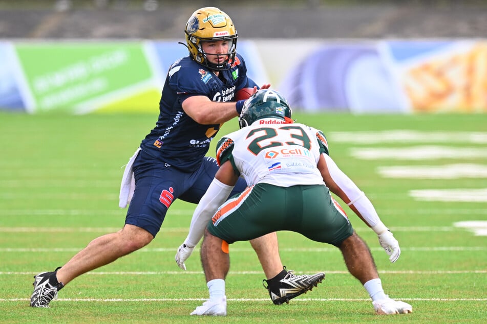 Monarchs-Quarterback Brock Domann (l.) konnte sich nur selten entfalten.