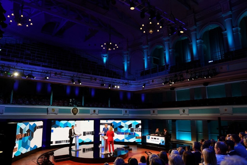 Die Debatte wurde abgebrochen, doch die beiden Politiker stellten sich den Zuschauern im Studio.