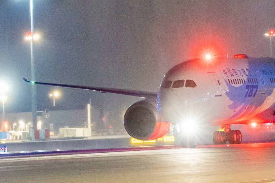 Frankfurt: Endlich! Erste Passagiere im Frankfurter Terminal 3 angekommen