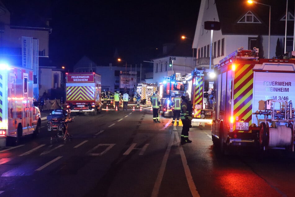 Die Feuerwehr Weinheim war mit einem Großaufgebot vor Ort.